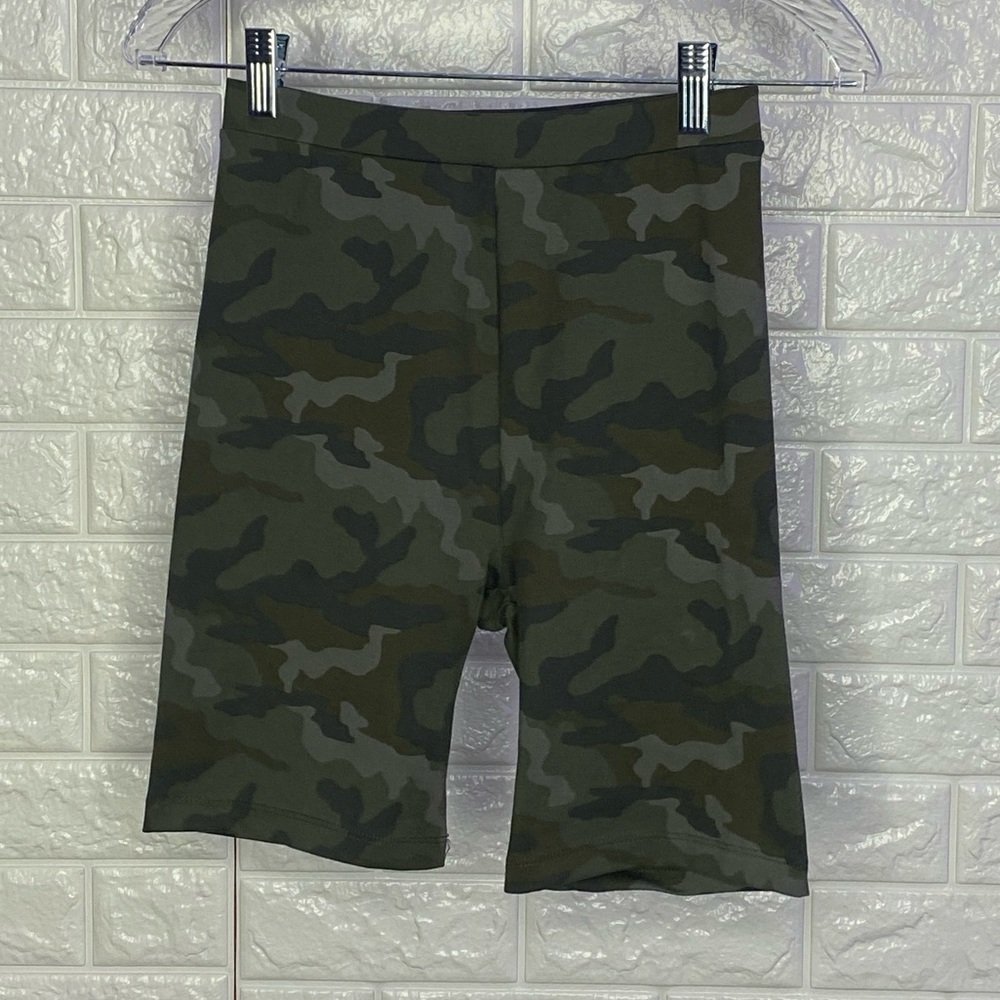 5/$25 American Eagle Camo Biker Shorts